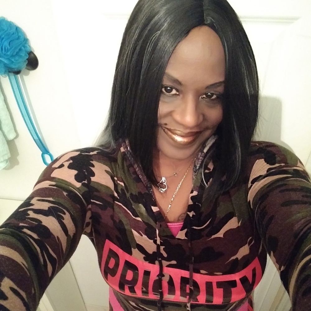 Meet your Posher, Tona